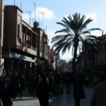 Alrededores de la Plaza Jemaa el Fna en la Medina de Marrakech en Marruecos