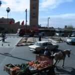 Alrededores de la Plaza Jemaa el Fna en la Medina de Marrakech en Marruecos