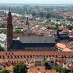Vistas panorámicas de la iglesia de los Jesuitas de Heidelberg desde el castillo