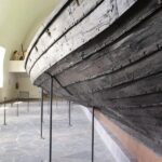 Detalle del casco de un barco en el Museo de Barcos Vikingos de Oslo