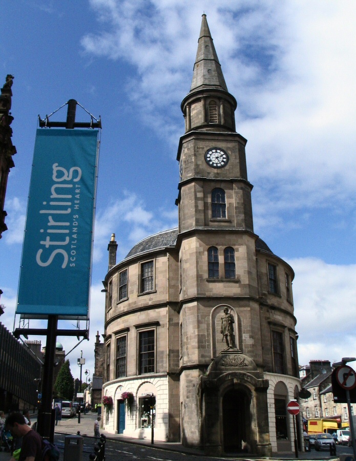 Edificio de la ciudad medieval de Stirling en las Tierras Bajas de Escocia