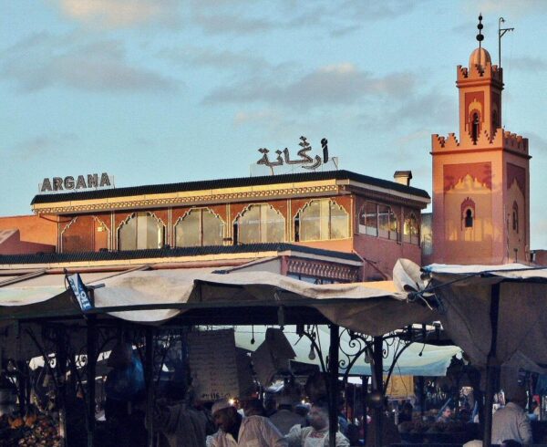 Terraza del café Argana en plaza Jemaa El Fna de Marrakech