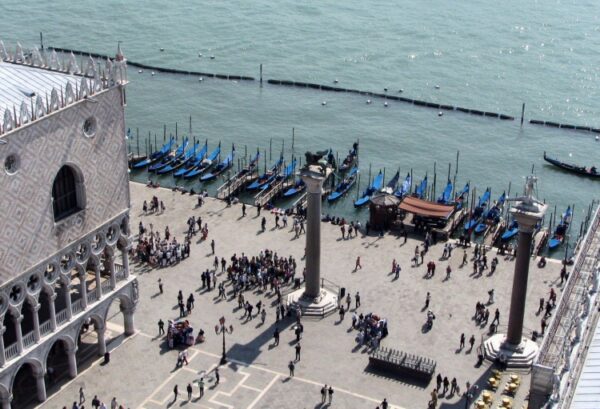Vistas panorámicas de Venecia desde la torre del Campanile de la Plaza de San Marcos