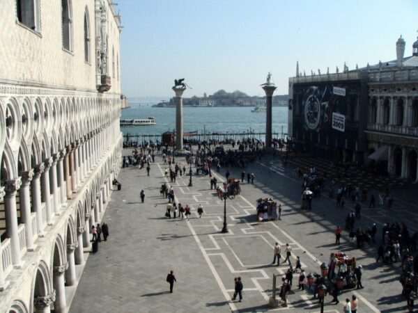Vista panorámica de la Piazzeta de San Marcos de Venecia en Italia