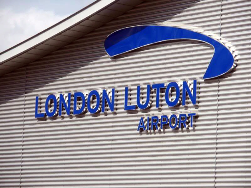 Aeropuerto de Luton cerca de Londres