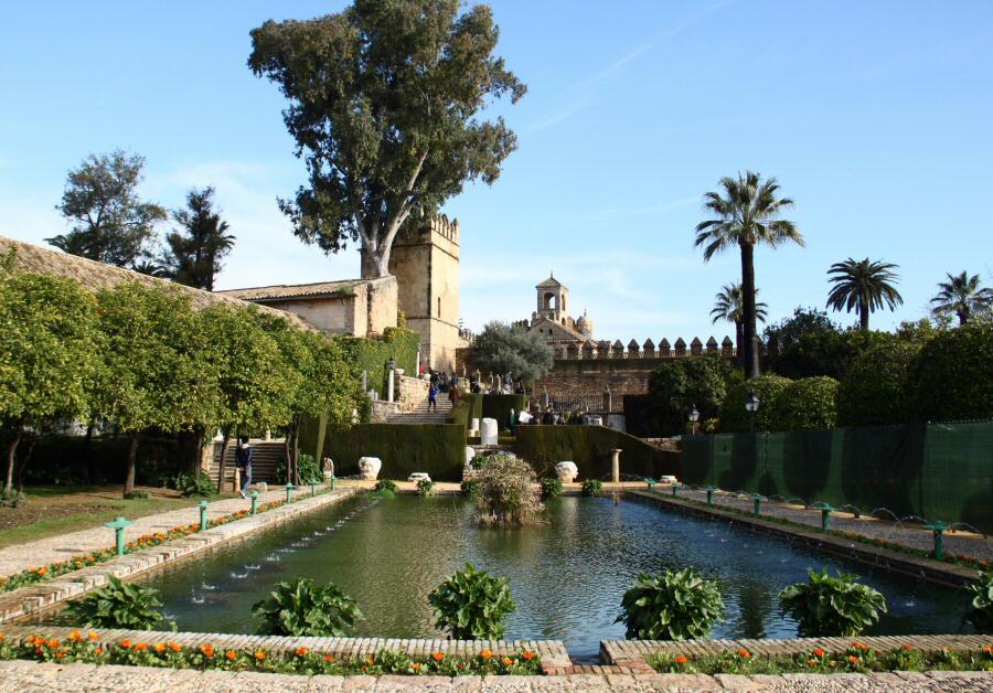 Jardines del Alcázar de los Reyes Cristianos en Córdoba en Andalucía