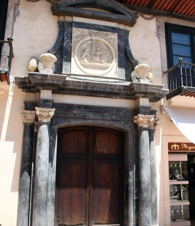 Rincón de la plaza de la Constitución en el centro histórico de Málaga