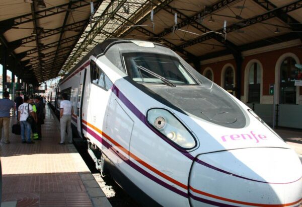Nuevos trenes Avant de Madrid a Segovia y Valladolid