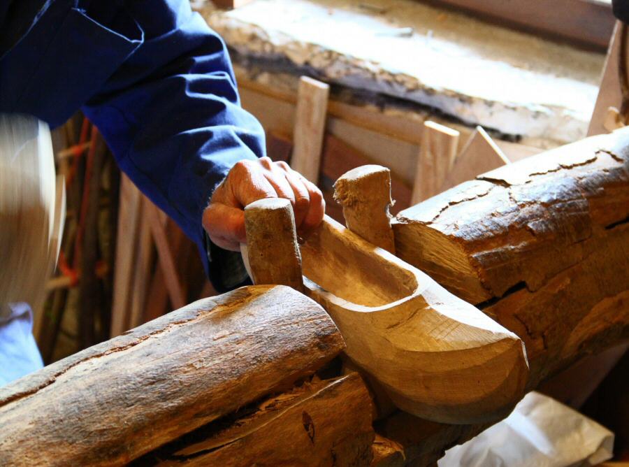 Fabricación de madreñas en el Taller de Madreñas de Pendones en Asturias