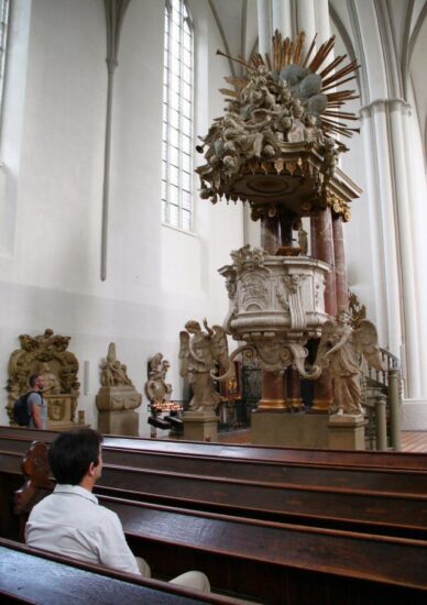 Púlpito barroco de la iglesia Marienkirche, la más antigua de Berlín