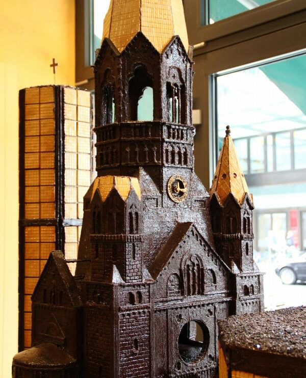 Maqueta de chocolate de una iglesia en Fassbender & Rausch en Berlín