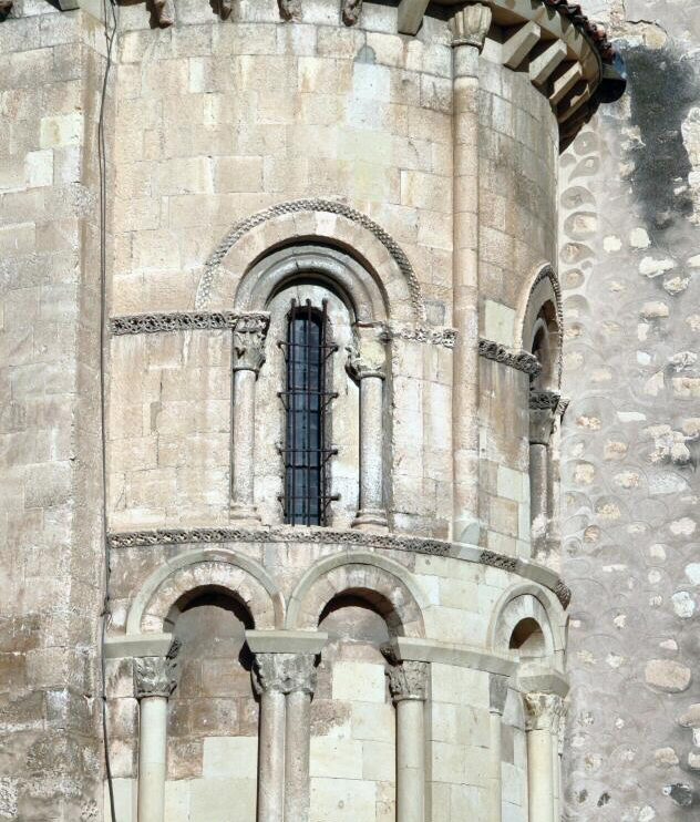 Abside románico de la iglesia de San Martín en Segovia