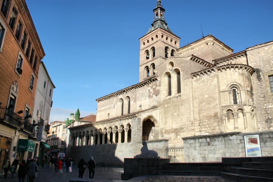 Plaza de San Martín en el centro histórico de Segovia