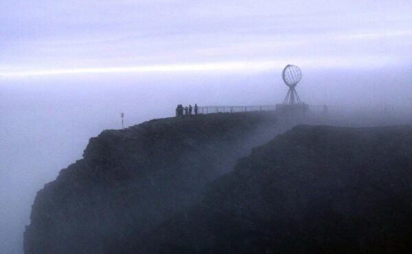 El Cabo Norte de Noruega, bajo la niebla, en 1984
