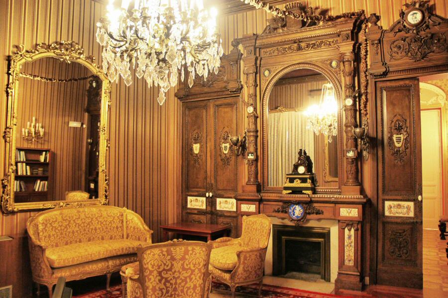 Salón Biblioteca en el palacio del Marqués de Villafranca en Madrid