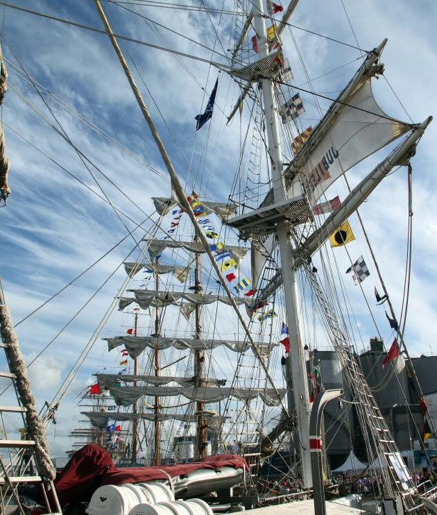 Grandes barcos veleros en la Tall Ships Race 2012 en A Coruña