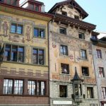 Frescos en fachadas de edificios del casco viejo de Lucerna