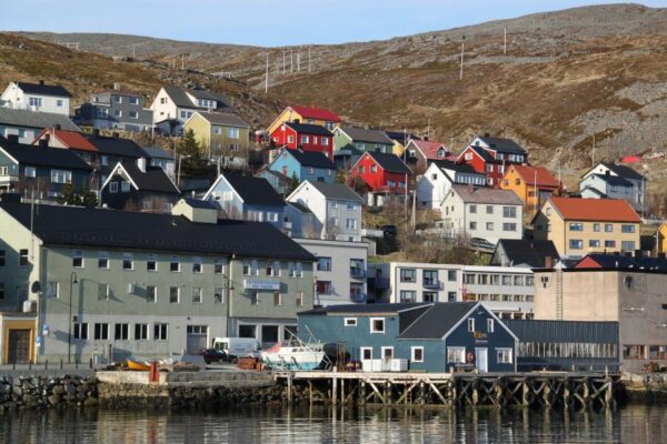 Puerto de Honningsvag en el Cabo Norte en Noruega