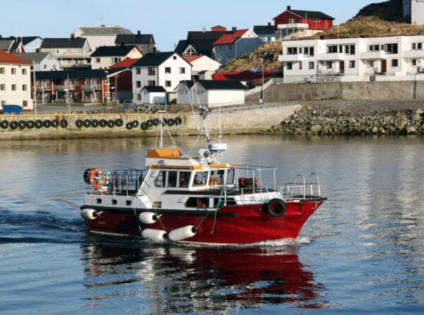 Puerto de Honningsvag en el Cabo Norte en Noruega