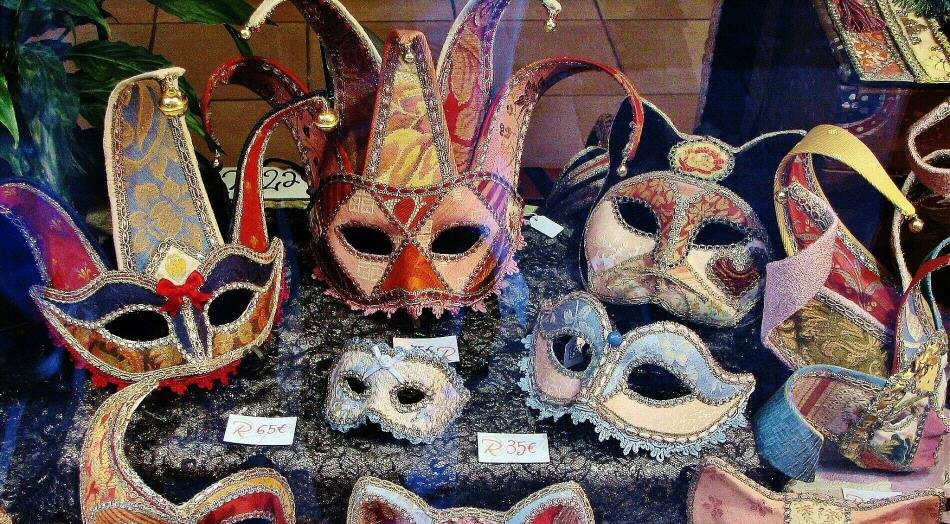 Máscaras de Carnaval en una tienda de Venecia