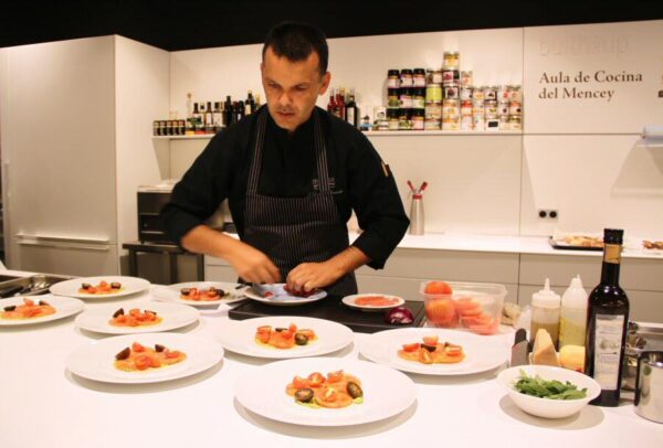 Chef Juan Carlos Clemente en el Aula de Cocina del Hotel Mencey de Tenerife