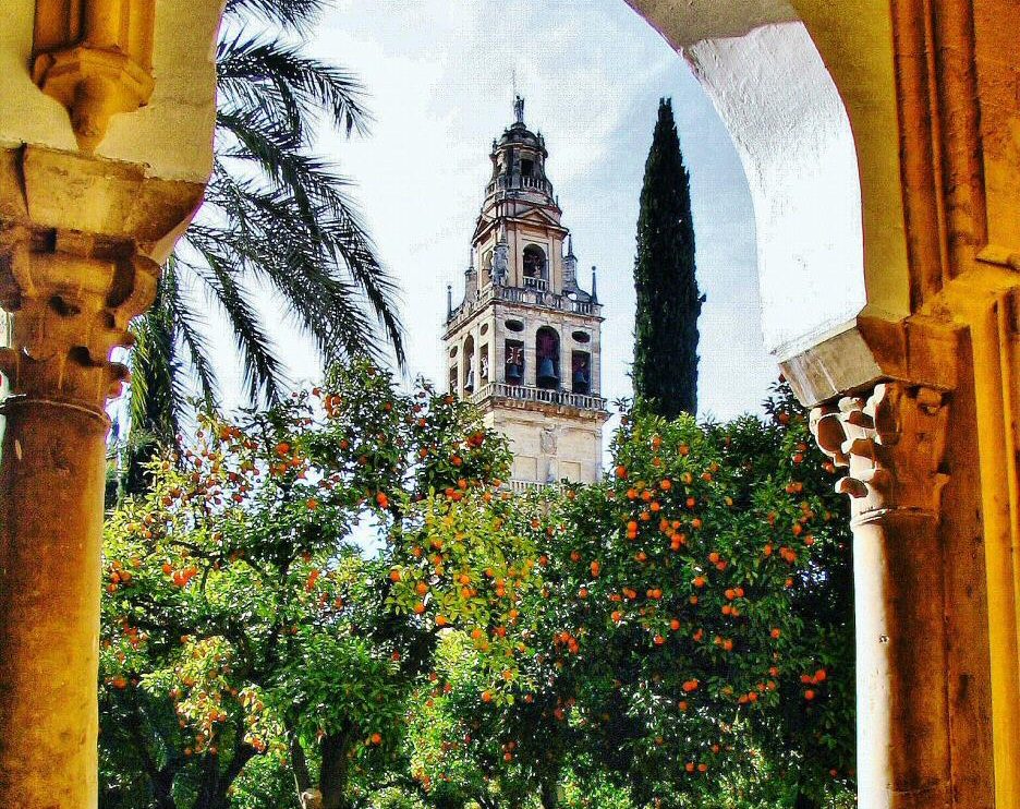 Patio de los Naranjos desde Puerta de Santa Catalina en la Mezquita de Córdoba