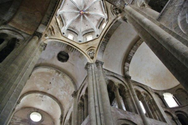 Cúpula de la Abadía de Conques en Aveyron al sur de Francia