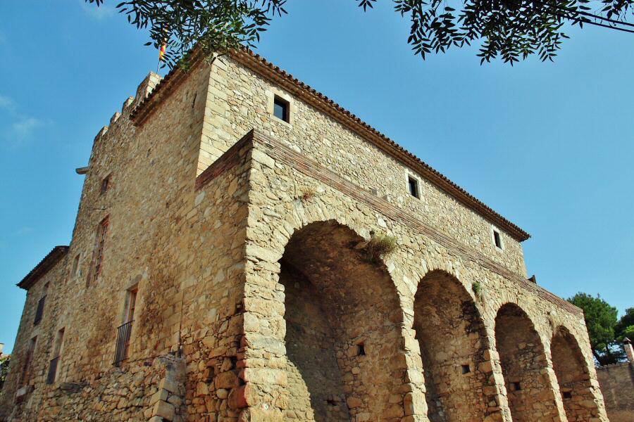 Castillo de Benedormiens en Castell de Aro en el Ampurdán Costa Brava