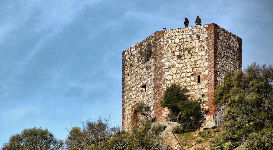 Torre del Homenaje del castillo del parque nacional de Monfrague en Extremadura