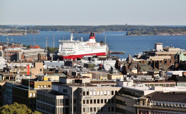 Vistas panorámicas desde la terraza del hotel Torni en Helsinki