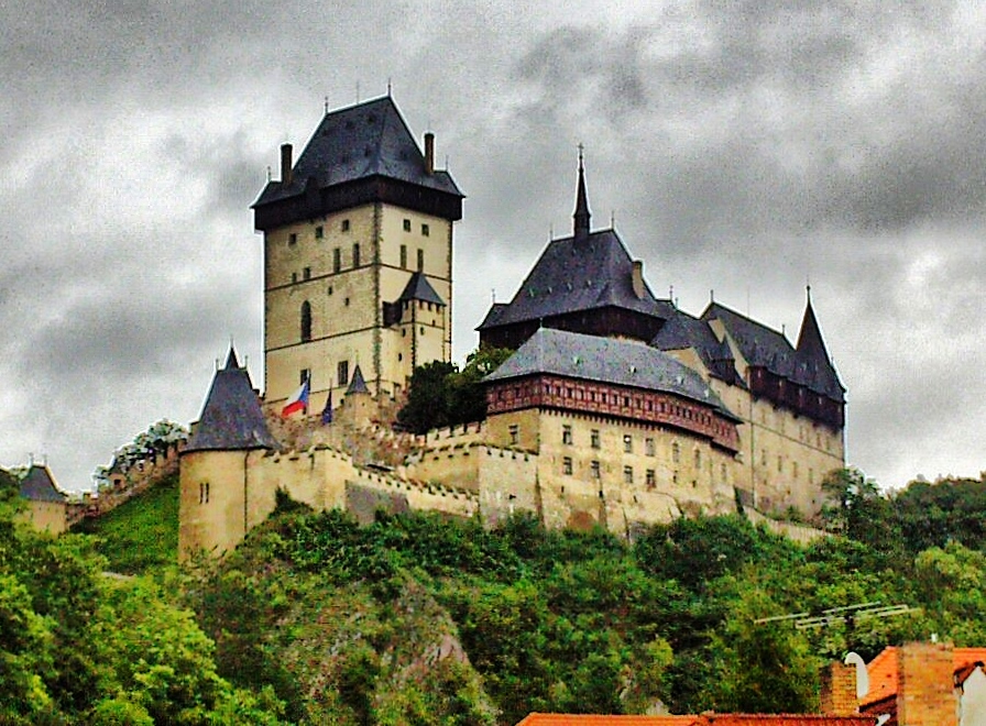 Castillo de Karlstejn cerca de Praga