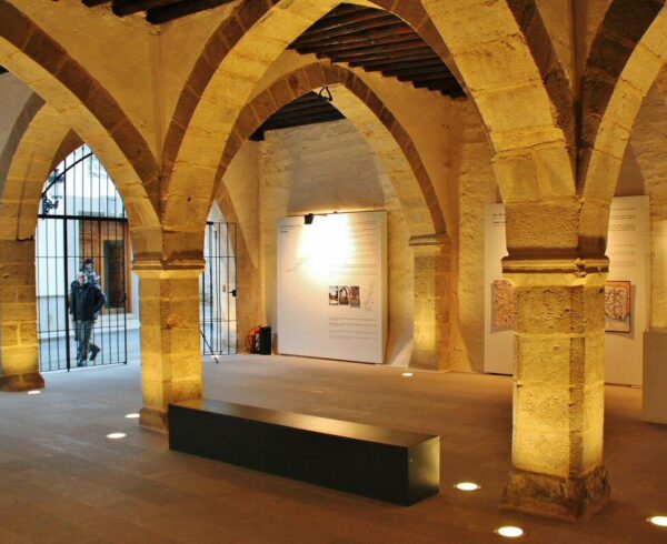 Lonja del antiguo ayuntamiento de Catí en el Alto Maestrazgo de Castellón