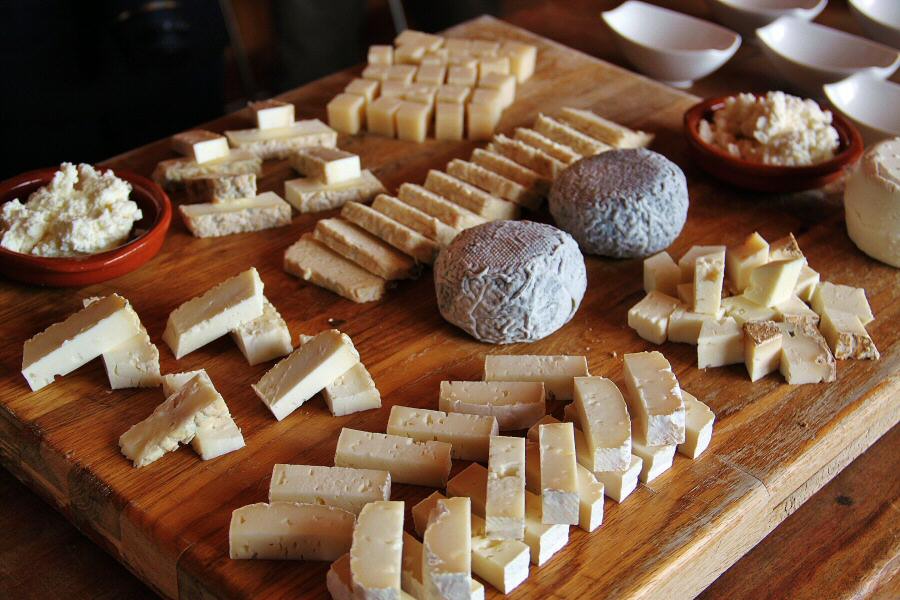 Especialidades de quesos artesanos de Cantagrullas en Valladolid