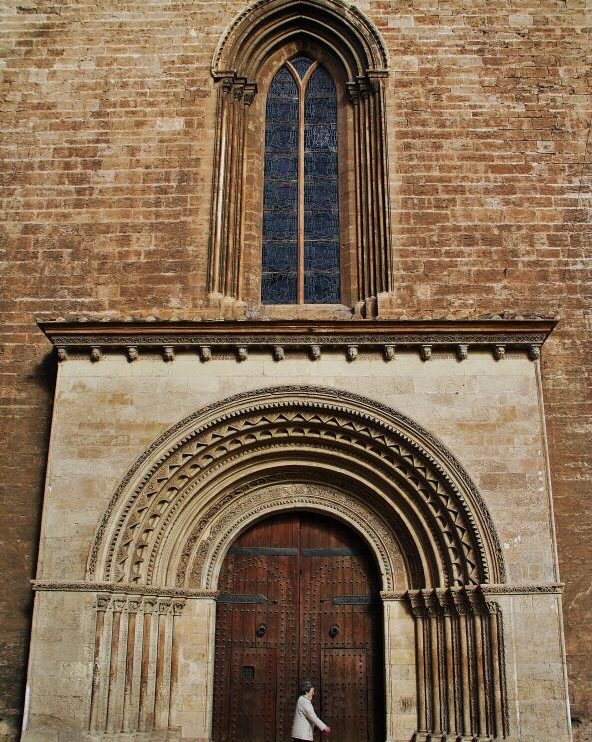 Pörtico románico en la catedral de Valencia