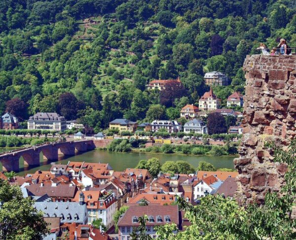 Vistas de Heidelberg desde los jardines del castillo