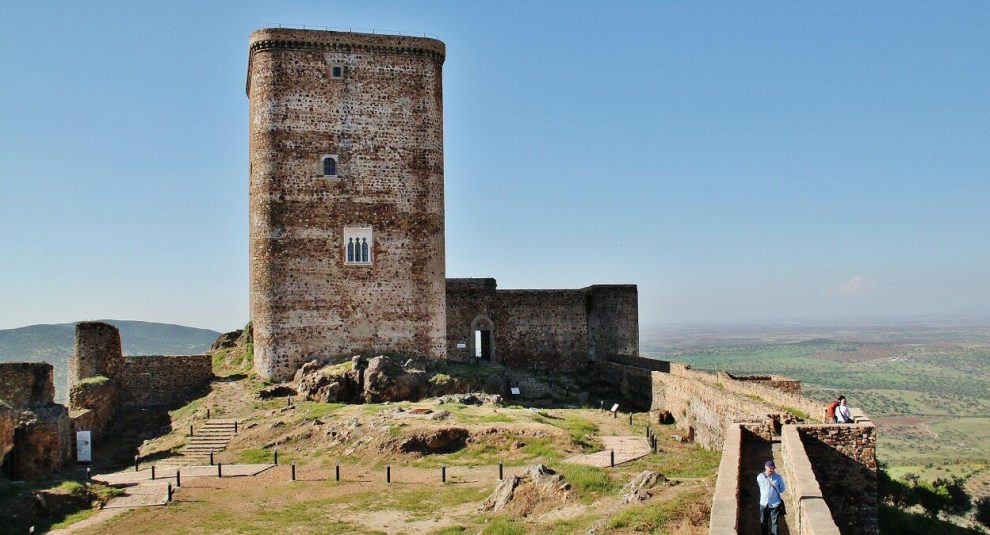 Castillo de Feria en la provincia de Badajoz en Extremadura