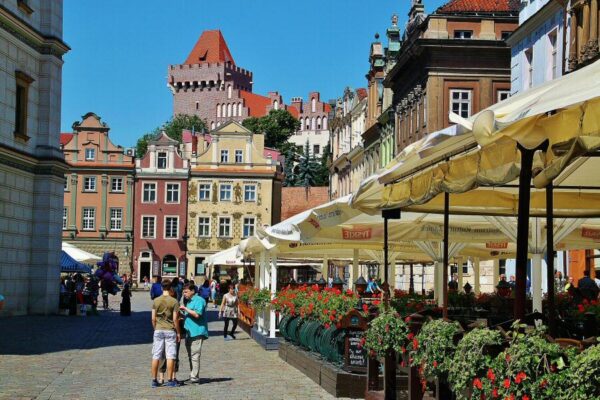 Rincón de la plaza del Mercado de Poznan en Polonia