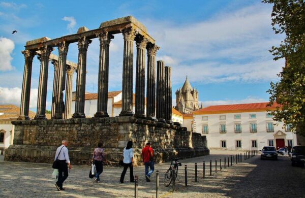 Templo romano de Evora en Alentejo en Portugal