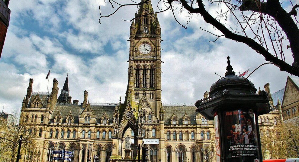 Ayuntamiento de Manchester, edificio de estilo arquitectónico neo-gótico