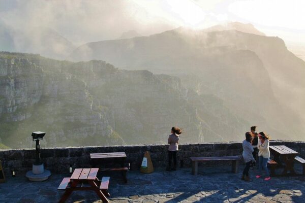 Fuerte viento en Table Mountain en Ciudad del Cabo