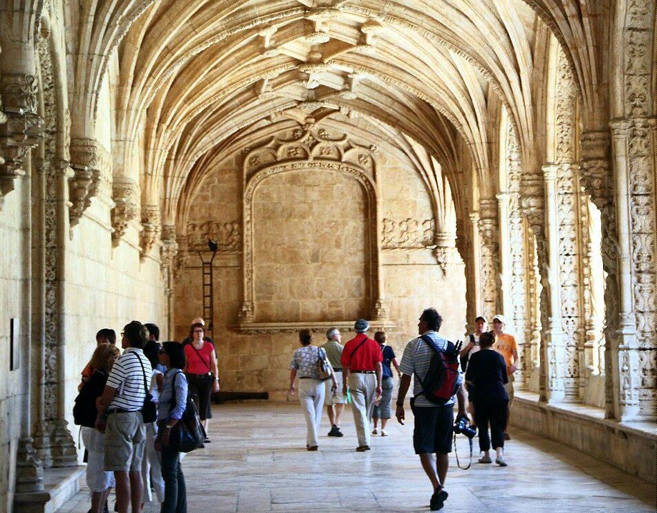 Claustro del monasterio de los Jerónimos en Belem en Lisboa