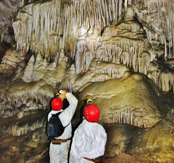 Visita Turismo Aventura en Cueva El Soplao en Cantabria