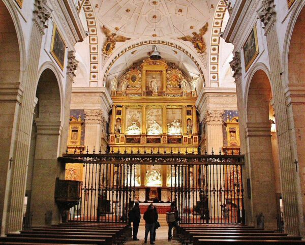 Basílica de la Colegiata de Villagarcía de Campos en provincia de Valladolid