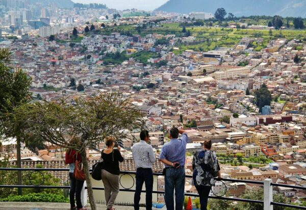 Vistas panorámicas de Quito desde el mirador del Panecillo