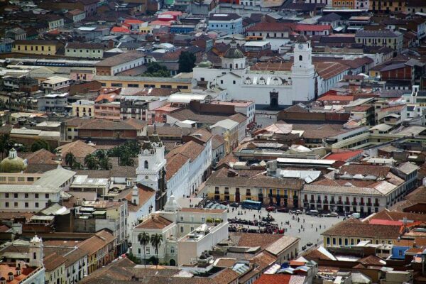 Plaza de San Francisco de Quito desde el mirador del Panecillo