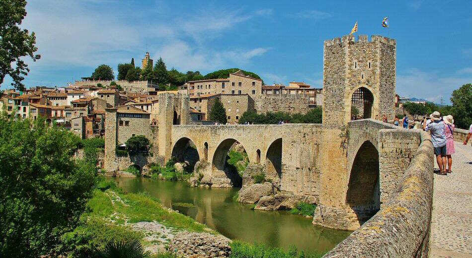 Pueblo medieval de Besalú en la provincia de Girona