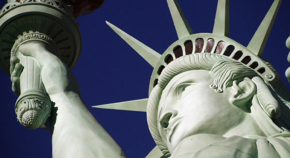 Corona Estatua Libertad @Foto Ameri Kantaro- Shutterstock
