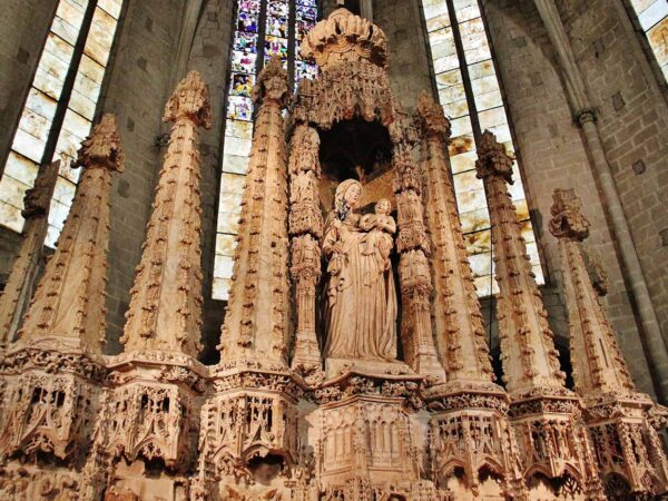 Retablo de alabastro de la Basilica de Santa María en Castelló d´Empúries