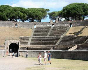 Anfiteatro de la antigua ciudad romana de Pompeya en Italia