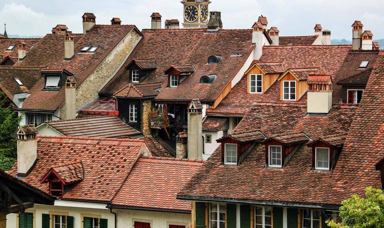 Rincón del pueblo medieval de Murten en Suiza